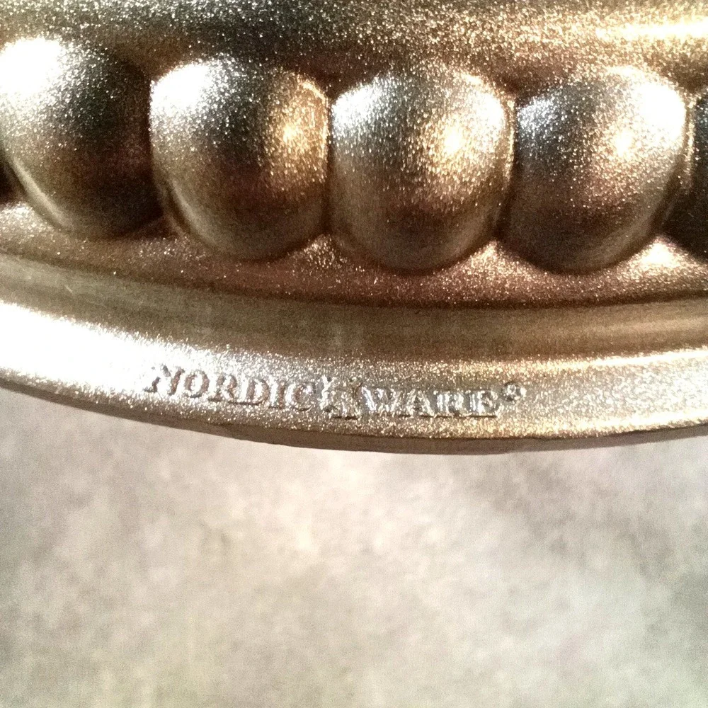Nordic Ware‎ Cast Aluminum Pine Forest Holiday Tree Bundt Cake Pan 9 Cups